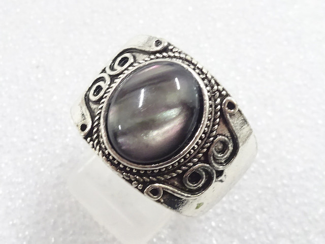 JAPANESE KIMONO / ANTIQUE COLORED STONE RING (SIZE 26.5)